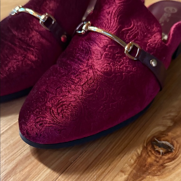 Bella Vita Women's Red Velvet Slip On Mules, Size 11 - Picture 6 of 12